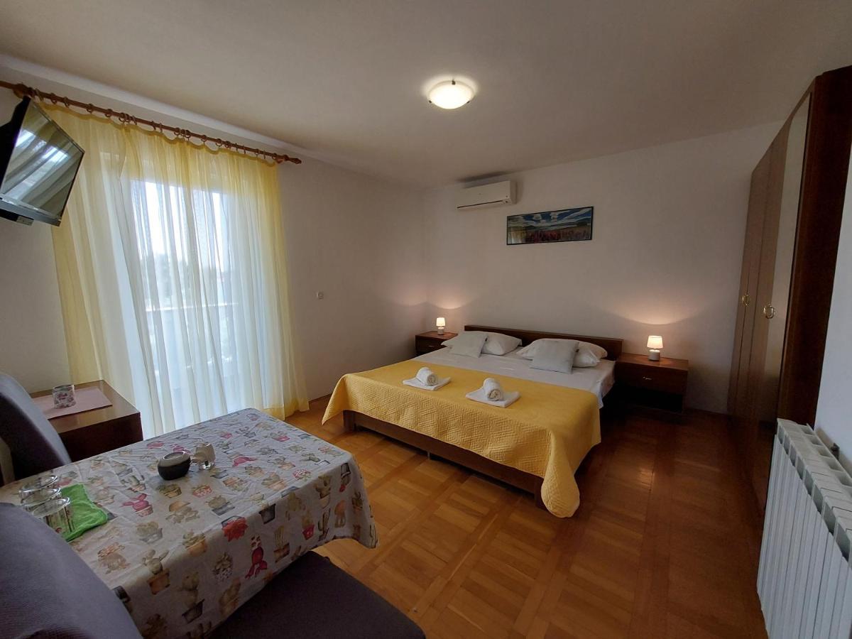 Apartmani Rahela 沃迪切 外观 照片