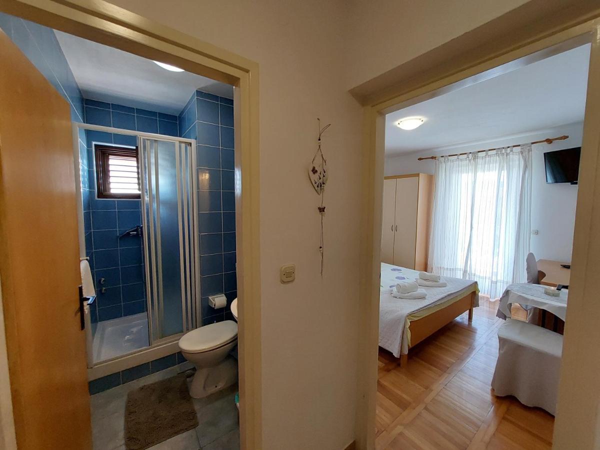 Apartmani Rahela 沃迪切 外观 照片