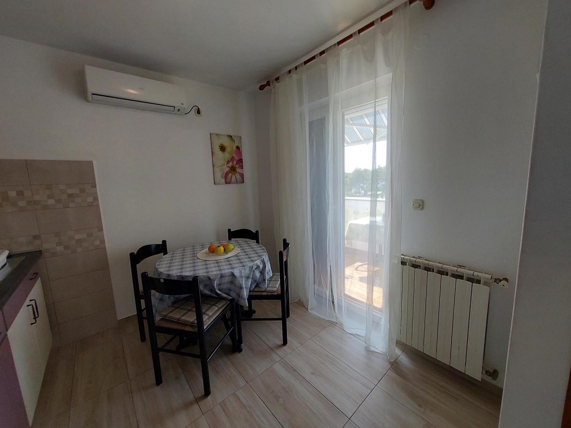 Apartmani Rahela 沃迪切 外观 照片
