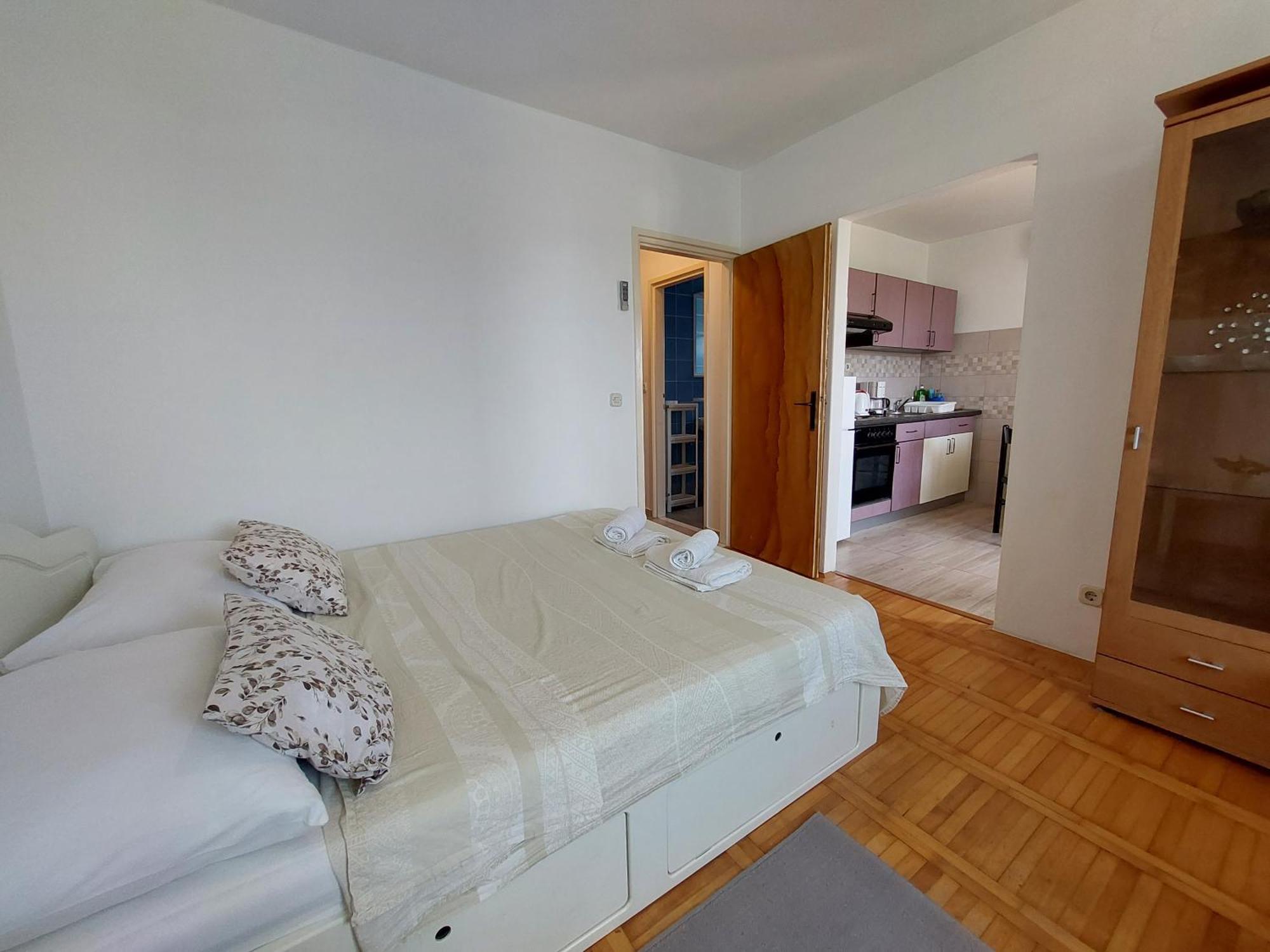 Apartmani Rahela 沃迪切 外观 照片